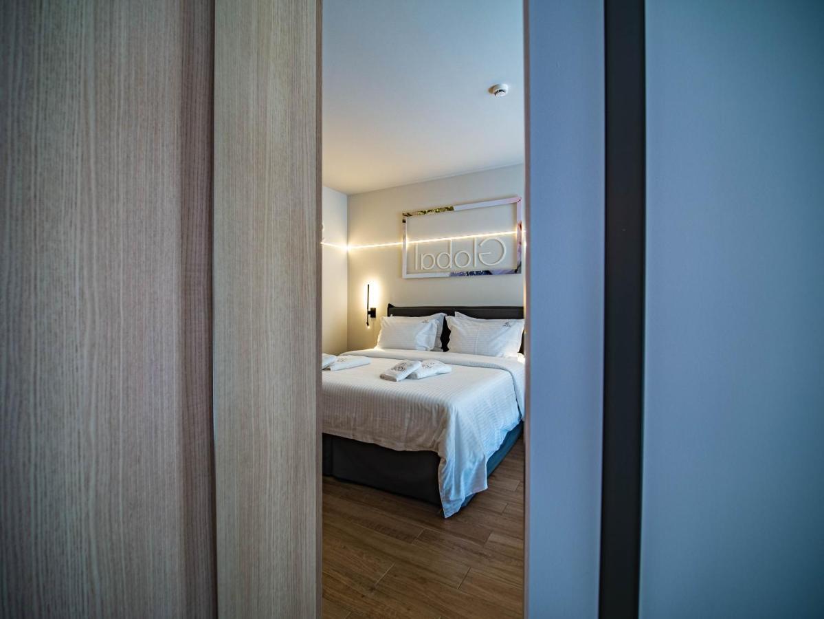 Local Urban Living Aparthotel Volos Buitenkant foto